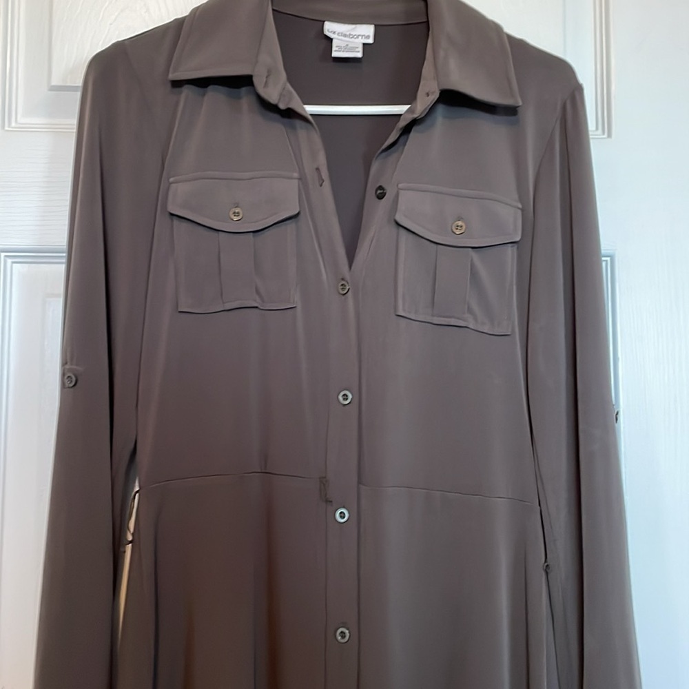 Liz Claiborne Sz 4 deep olive green shirt dress. Midi. Long sleeved can roll up